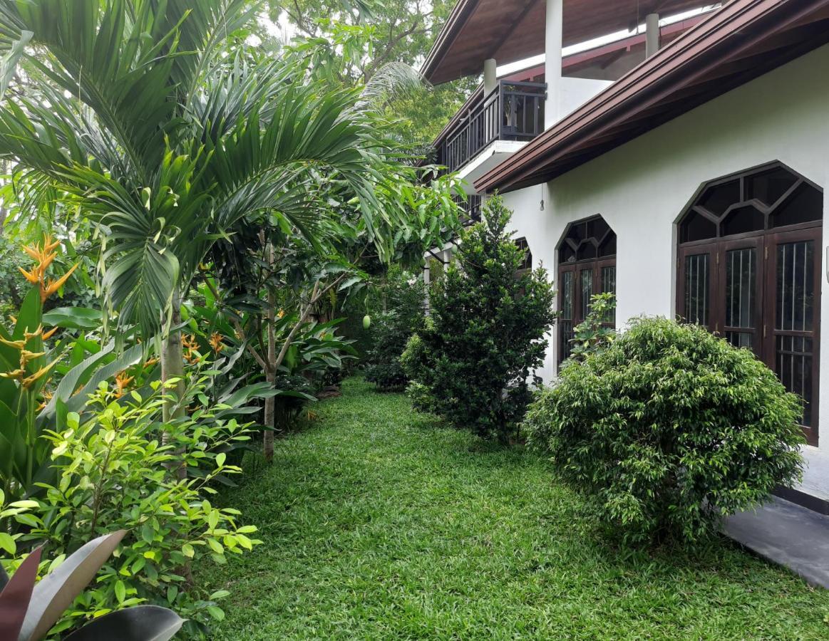 Tamarind Blue Hotel Tangalle Exterior foto